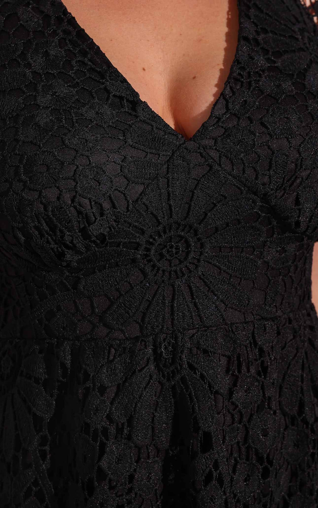 Haizlee Lace Maxi Dress - Black